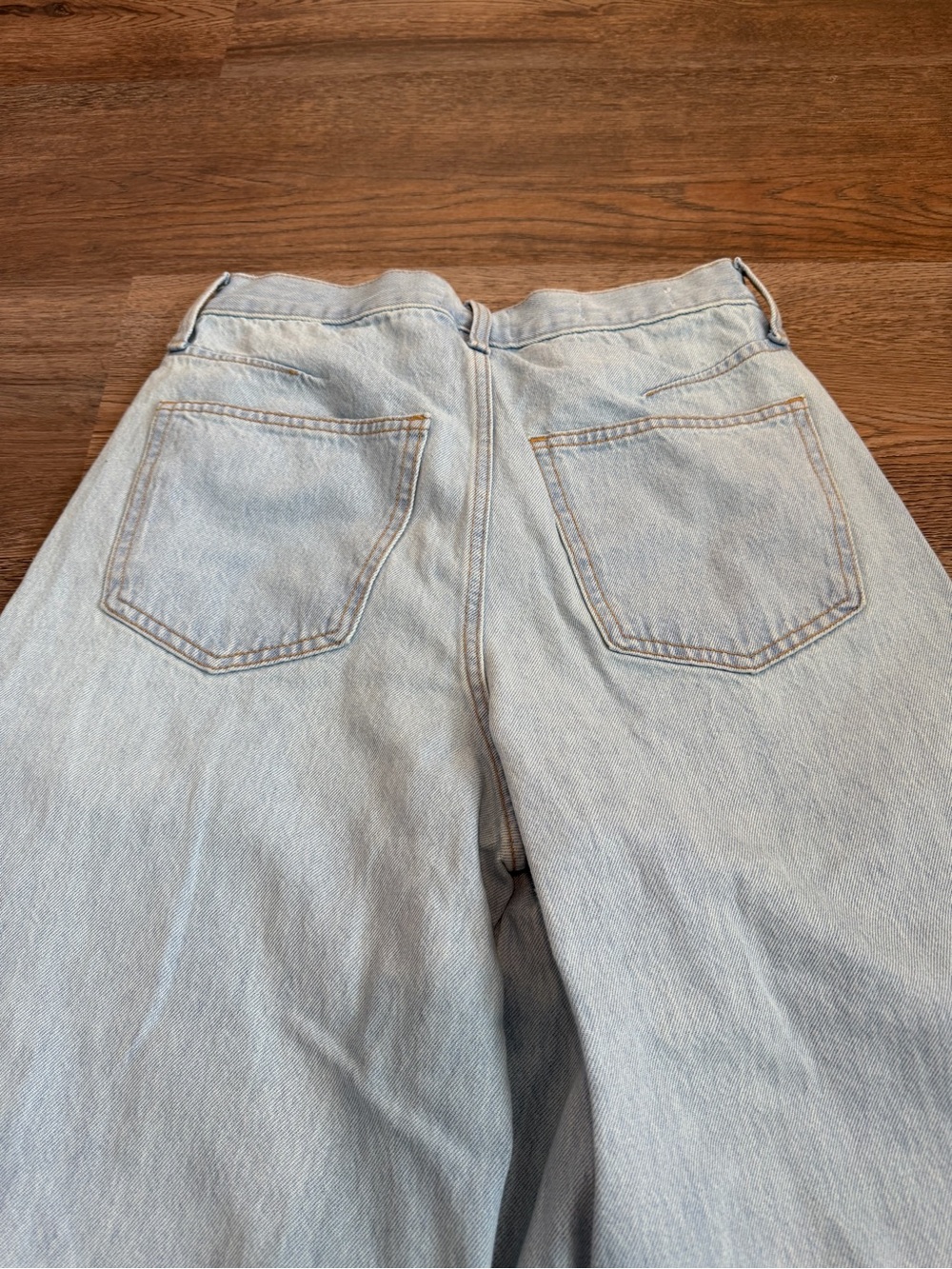 Universal Thread High-Rise Curved Leg Barrel Jeans Light Blue Raw Hem Size 4 - Picture 6 of 10